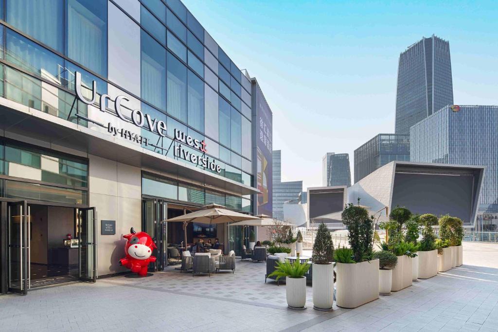 Xuhui Hotel | UrCove by HYATT Shanghai Xuhui West Riverside