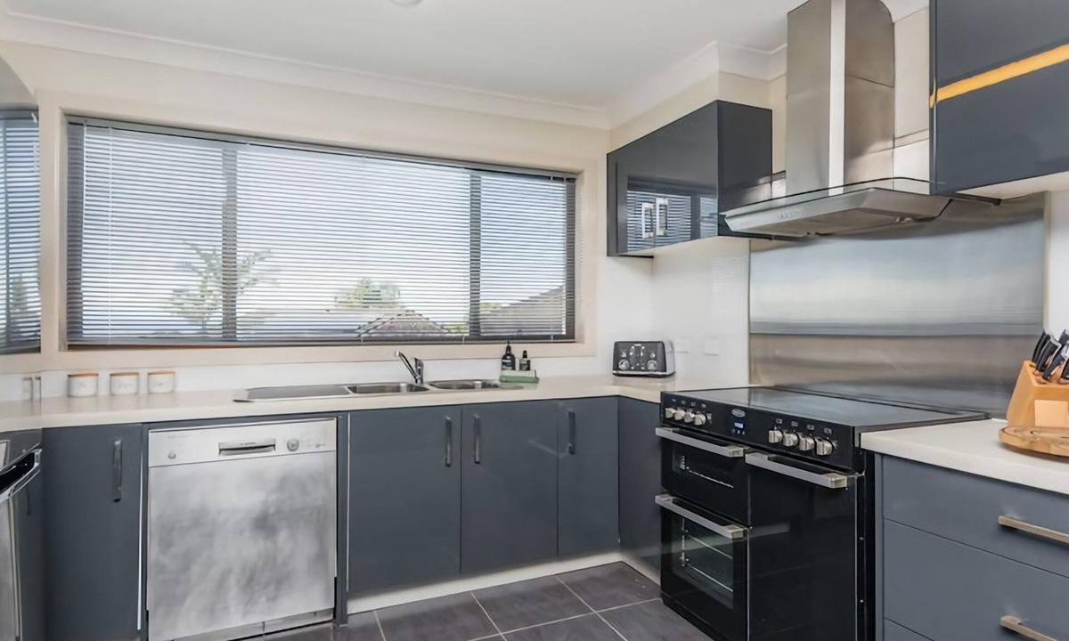 Vincentia House | Vacanza Vincentia Views by Jervis Bay Breaks