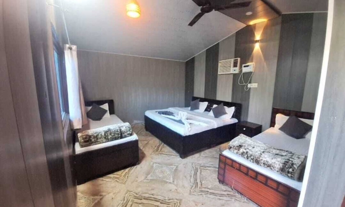 Jogiyana Hotel | VALLEY KING RESORT