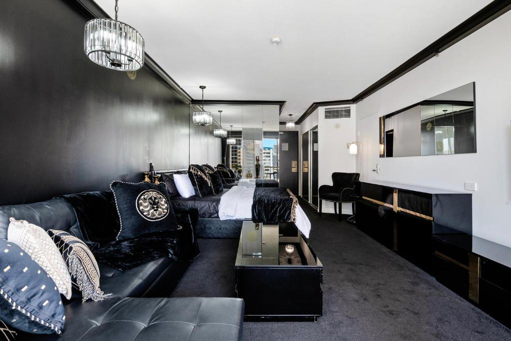 Surfers Paradise Hotel | Versace Themed Hotel Room in Prime Location