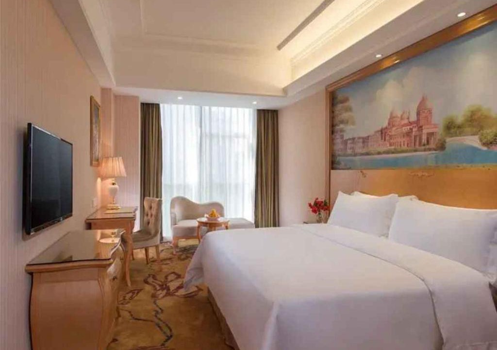 Longgang Hotel | Vienna Hotel Shenzhen Baoneng City Plaza