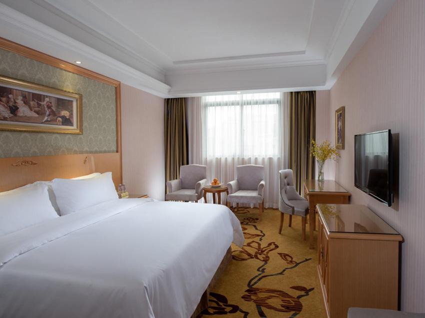 Buji Hotel | Vienna Hotel Shenzhen Buji Ganli Road