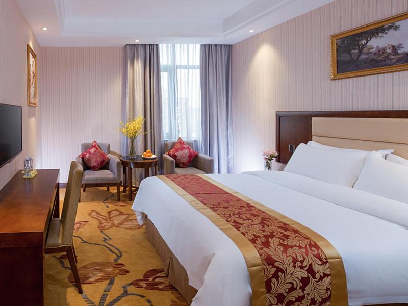 Bao'an Hotel | Vienna Hotel Shenzhen Gongming Bus Station