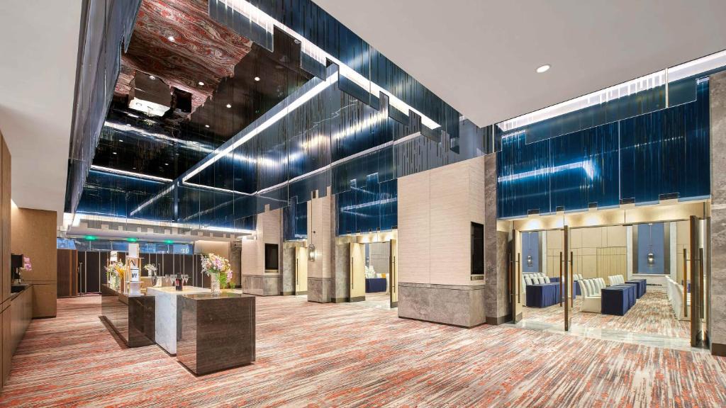 Yuhang District Hotel | Vignette Collection Hangzhou Huaxia Center Hotel by IHG