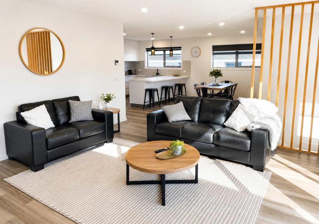 Warrane House | Villa 3 NEW 2Bed-Bath Close to Shops-10 minutes to Airport