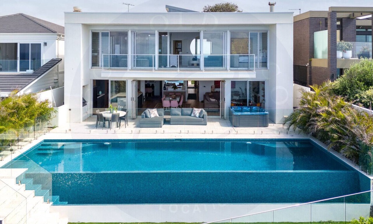 Dover Heights Villa | Villa Lola: The Epitome of Style and Sophistication
