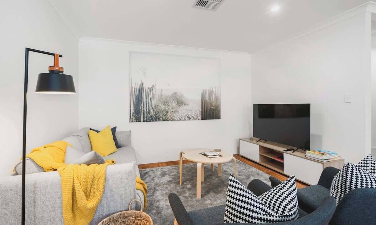 Dunsborough House | Villa on Valcross