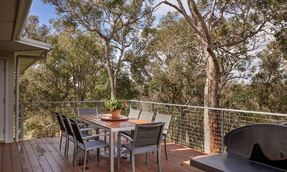 Quindalup House | Vintners - modern, 2bdrm wings, 3 acres nature setting