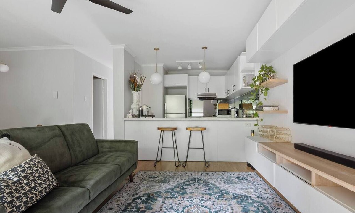 Pyrmont Apartment | Viva Verdant Stroll to Darling Harbour and CBD