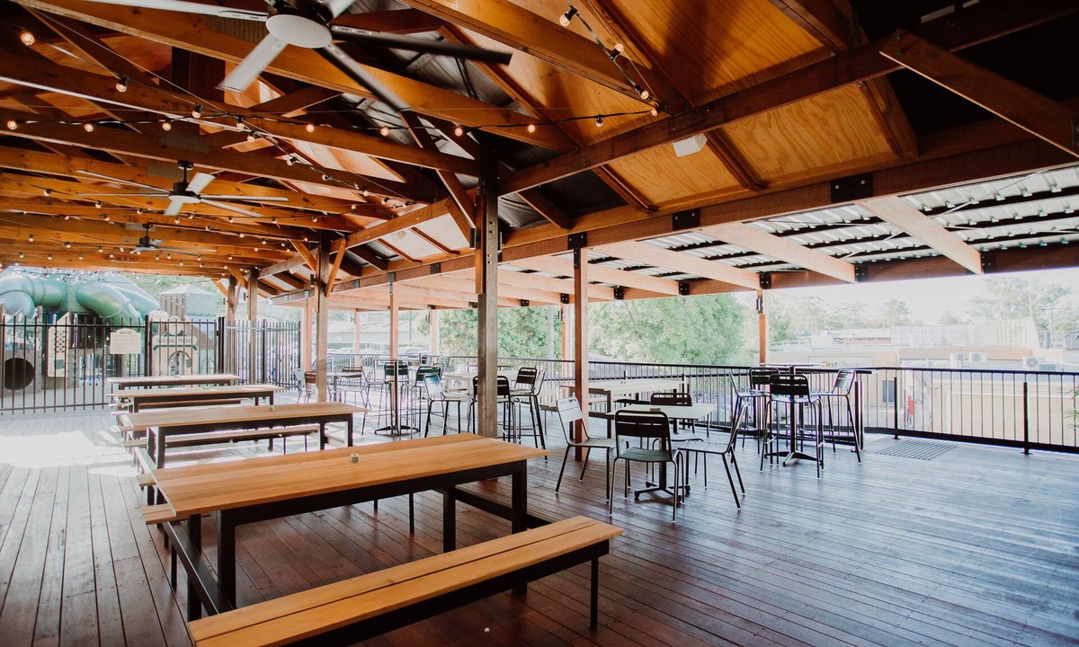 Mudgeeraba Hotel | Wallaby Hotel