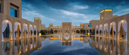 Mingsha Mountain and Crescent Spring Hotel | Wanda Vista Ganman Dunhuang