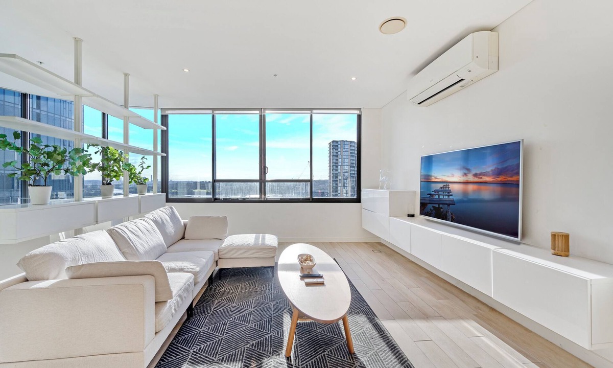 Wentworth Point Apartment | Waterfront 3BR Escape | Walk to Marina & Cafes