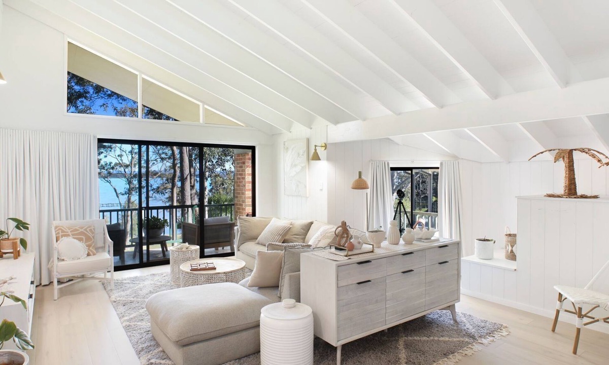 Sanctuary Point House | Waterfront Getaway, Kayaks included in stay - Kid Friendly