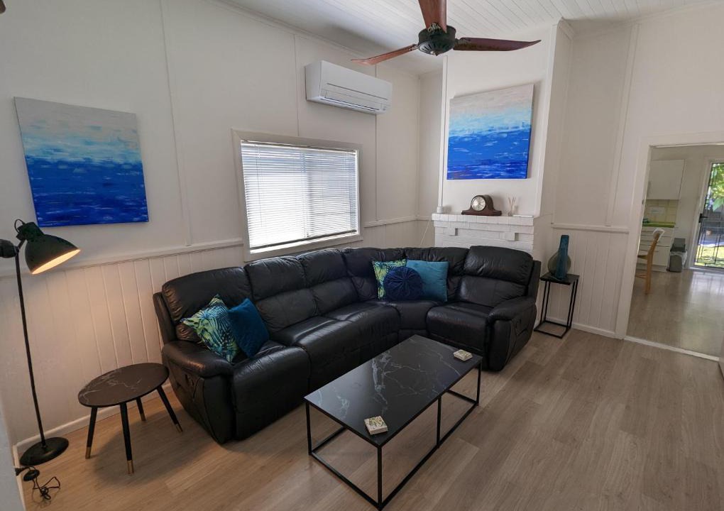 Blacksmiths House | Waterside Retreat at Blacksmiths Beach - Swansea Channel