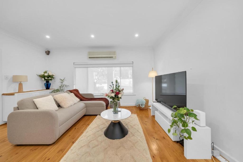 Athelstone Villa | Whispering Grace 6BR and Granny Flat
