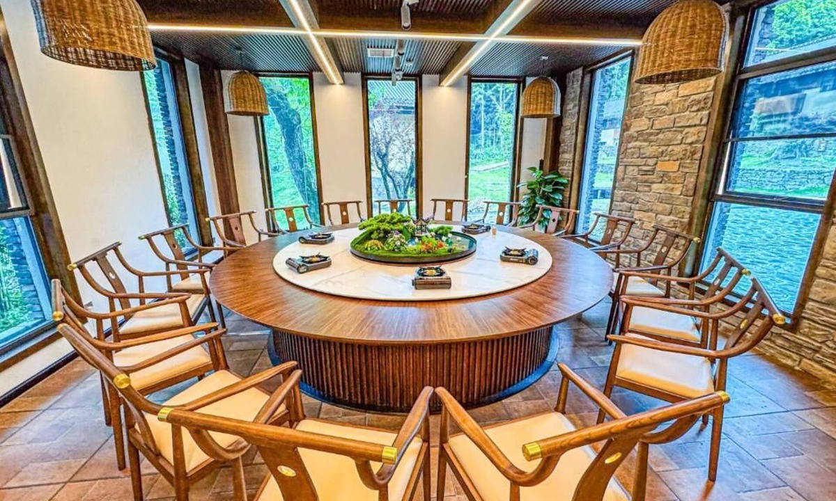Enshi Hotel | White Magpie Mountain Residence