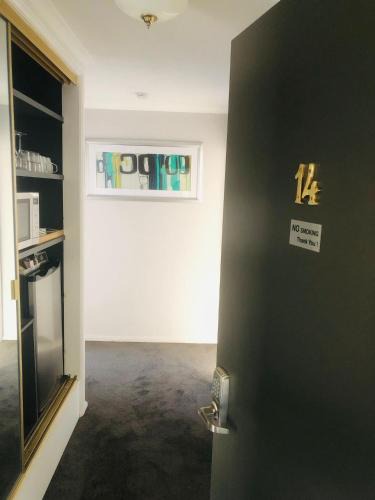 Cooma Hotel | White Manor Motel