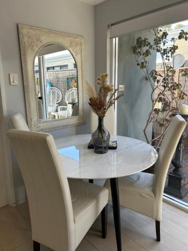 Kallaroo Villa | Whitfords Retreat - 2 Bedroom unit