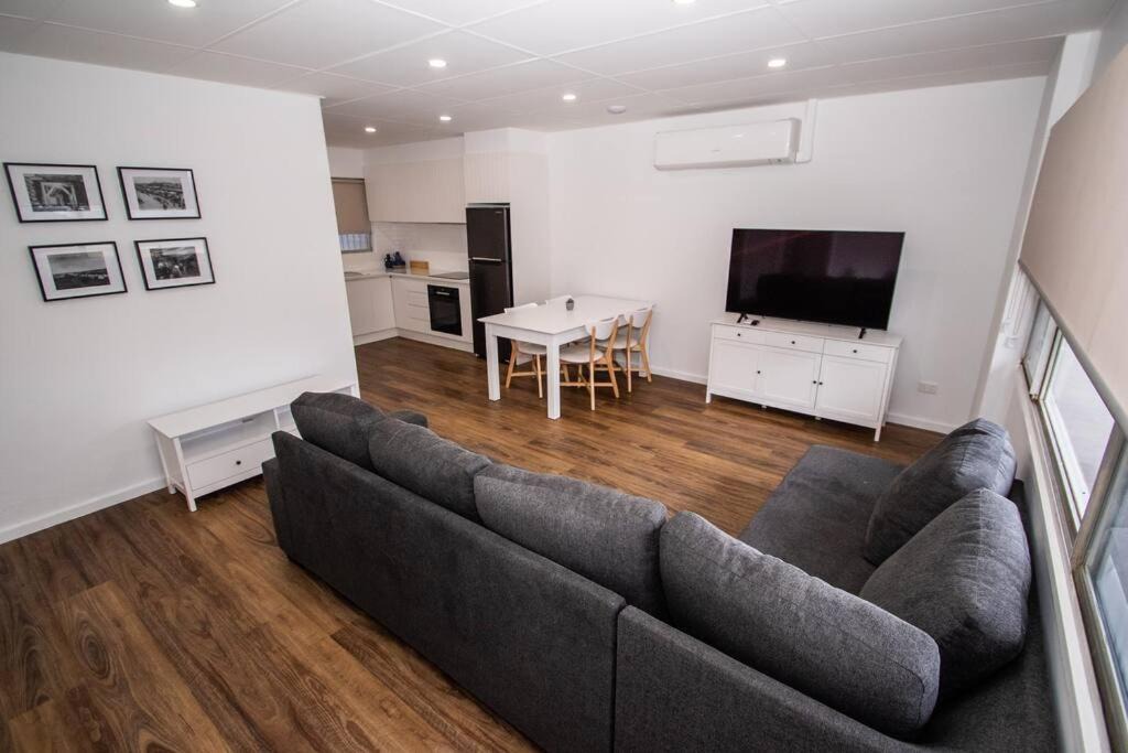 Broken Hill Apartment | Willow Court Unit 2
