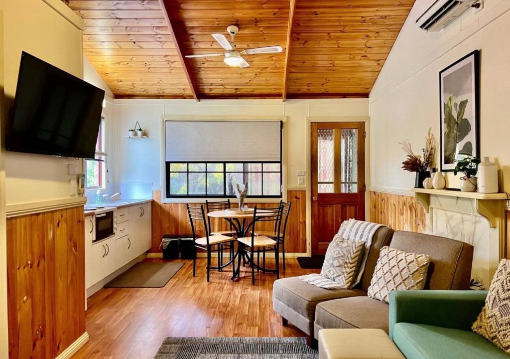 Chiltern Apartment | Willuna Farm Stay