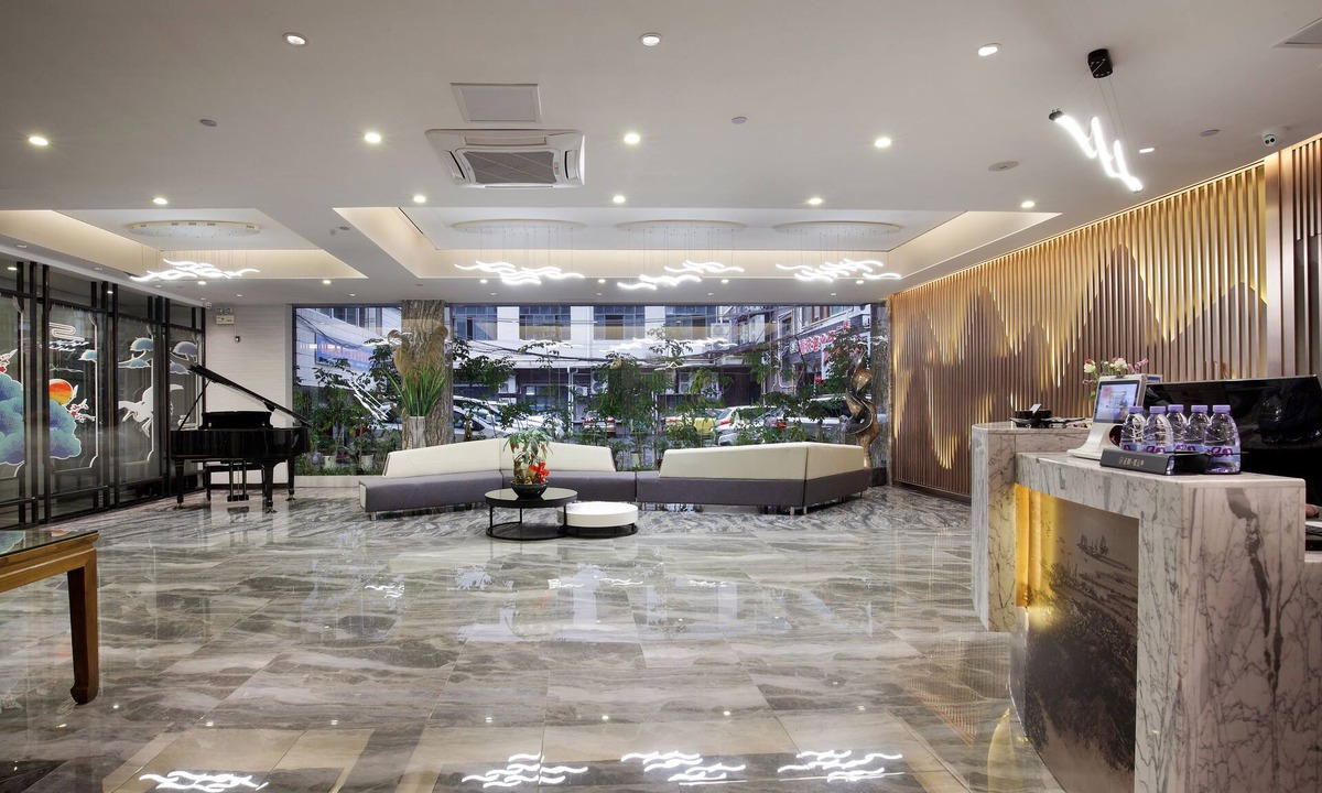 Xiufeng Hotel | Wing Hotel Guilin - Central Square