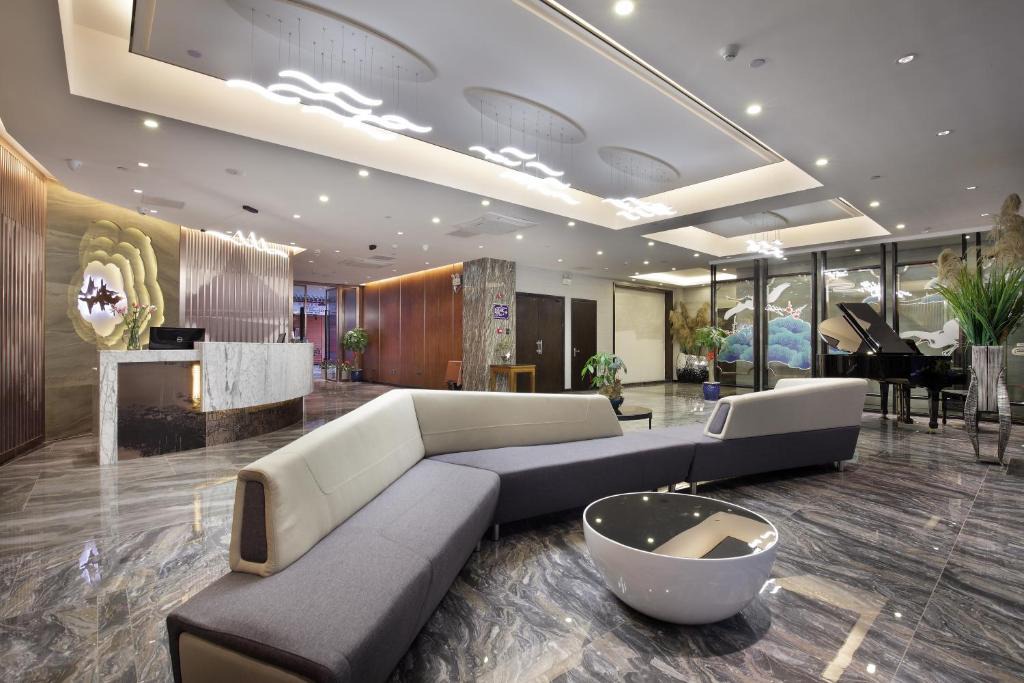 Xiufeng Hotel | Wing Hotel Guilin - Central Square