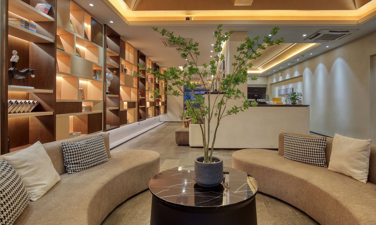 Xiufeng Hotel | Wing Hotel Guilin- Pedestrian Street