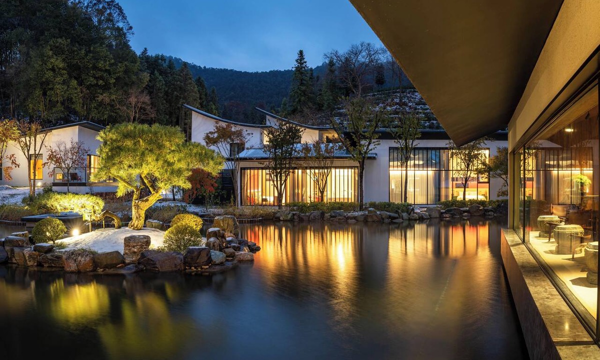 Yi County Hotel | WishGarden Resorts
