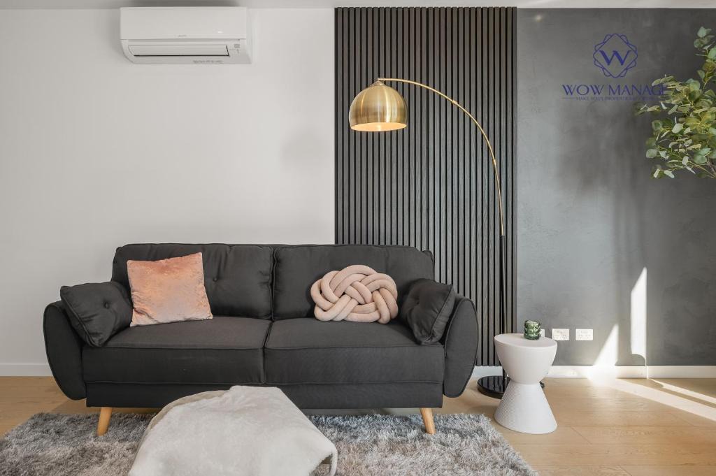 Moonee Ponds Apartment | WOW Self-Contained Apartment on Hall