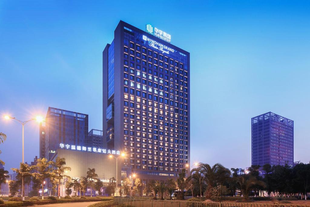 Chongqing Hotel | Wyndham Grand Plaza Royale Chongqing