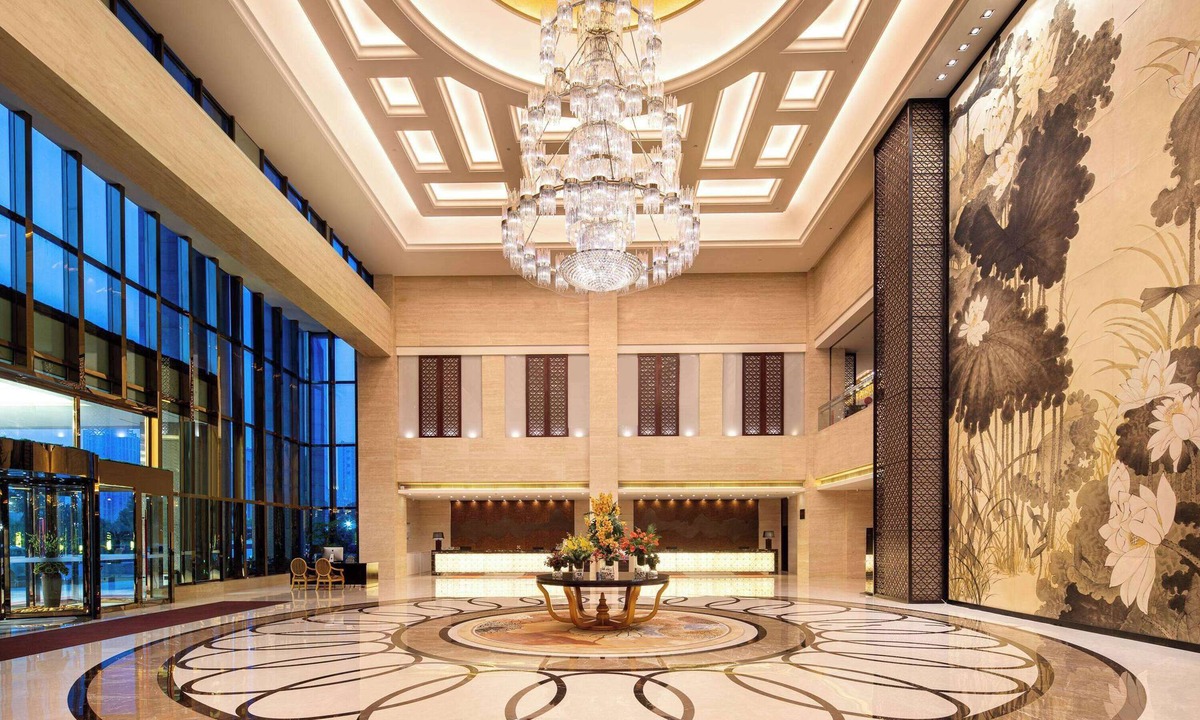 Pingqiao District Hotel | Wyndham Xinyang Downtown