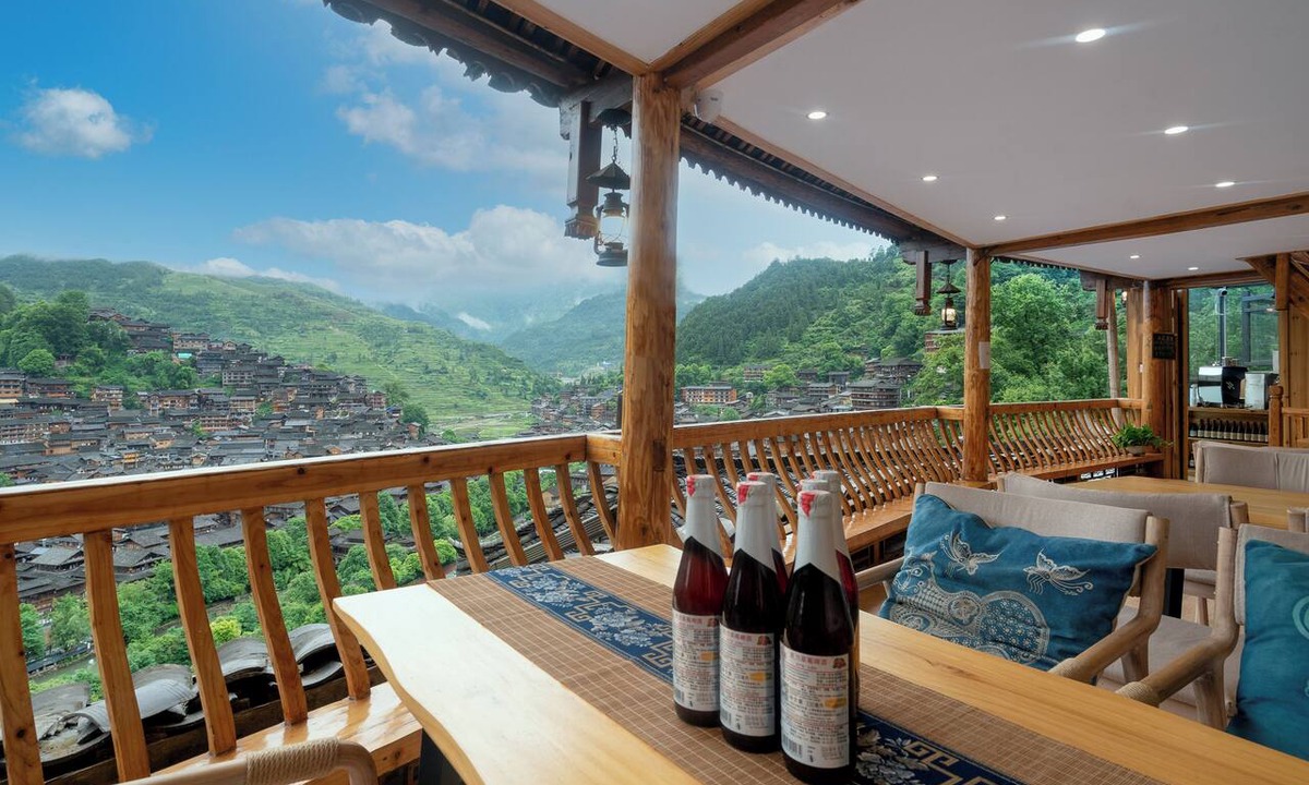 Qiandongnan Hotel | Xijiang Yunting Light Luxury Panoramic