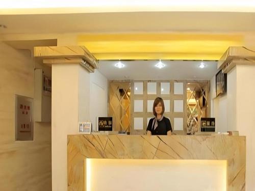 Liwan Hotel | Xinghe Xinfeng Hotel Railway Station & Bus Station Branch