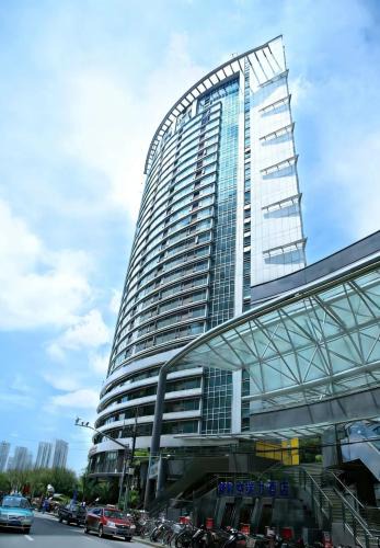 Changning Apartment | Xinshikong Apartments- Abest Zhongshan Park No.1