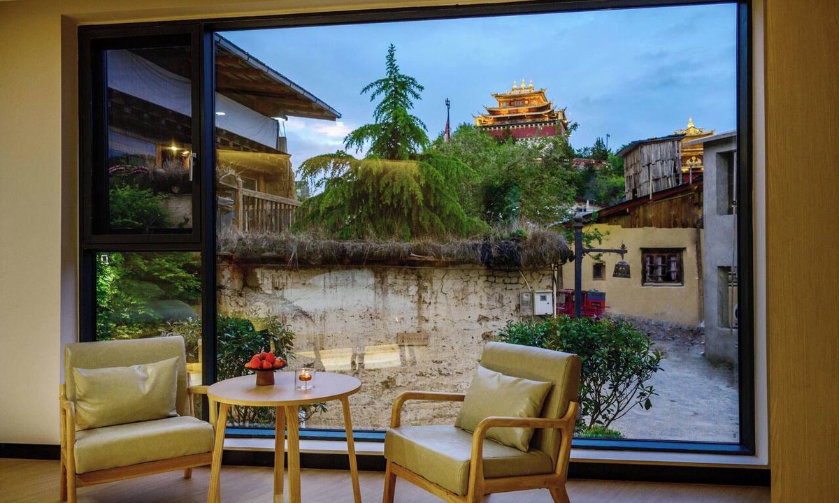 Shangri-La Bed & Breakfast | Xuejian Homestay