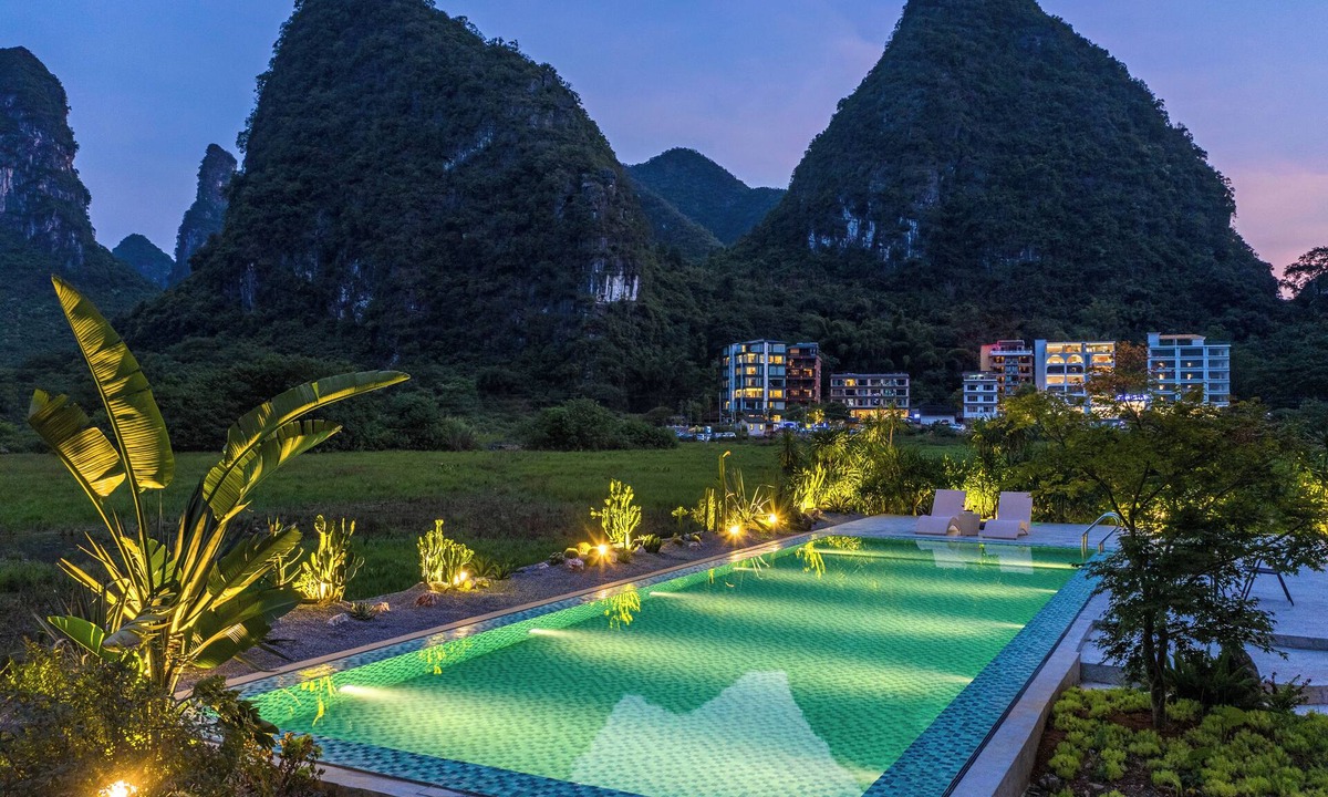 Yangshuo Hotel | Yangshuo 1Q84 Tree Hotel