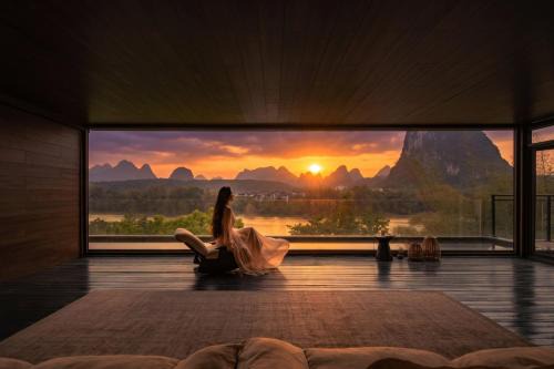 Liu Sanjie Scenic Area Hotel | Yangshuo Gallery Resort-River View, Sunset,Cafe,Karast Mount,Ten-Mile Gallery,Free Laundry,Travel Guide,Book Tickets in Advance,E-Scooter Service
