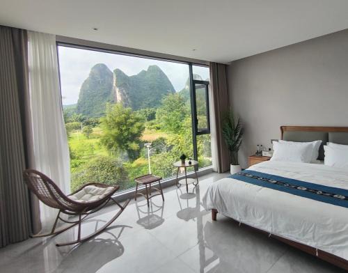 Ten Mile Gallery House | Yangshuo Mountain Villa