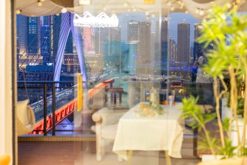 Jeifangbei Central Business District House | Yingxi River View Homestay Jiefangbei Hongyadong Branch
