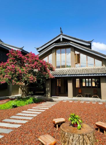 Gucheng District Hotel | YSN Hill Breeze Retreat 云山南 玉龙雪山园林观景酒店 丽江古城束河白沙古镇店