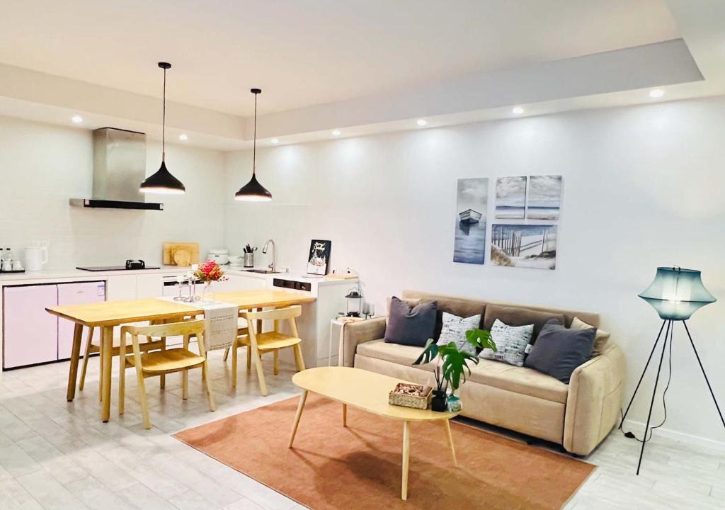 Changshou Road Hotel | Yuexi, Nordic style, Shanghai Railway Station, Changshou Road subway, cooking, big bathtub, family outing, Disney, the Bund, Nanjing Road Walkway, Hongshoufang