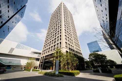 Guangzhou Science City Apartment | Yunying International ApartHotel Shenzhou Road Metro Exit A Branch - Free Shuttle Bus to Canton Fair Complex During Canton Fair Period