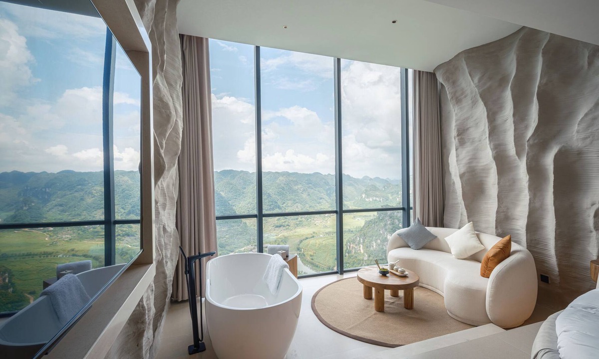 Anlong County Hotel | Z-Cliff Hotel