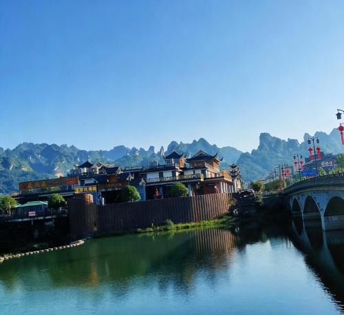Wulingyuan Hotel | Zhangjiajie Gui Yuan Hotel - Free delivery to the East Gate once-service washing machine with drying, luggage storage-over 4 nights and get one free airport pick-up