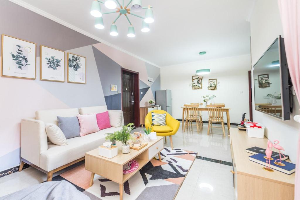 Zhongyuan District Apartment | Zhengzhou Gaoxin·Zhengzhou University Subway Station· Locals Apartment 00161000