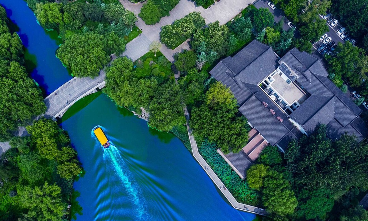 Lixia District Hotel | Ziyue Minghu Hotel