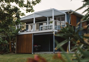 Absolute beach front holiday house in Malua Bay
