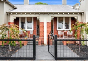 Boutique Heritage Studios On Ryrie street OPPOSITE HOSPITALS Geelong CBD