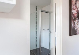 Bright Studio Steps from Westmead Hospital
