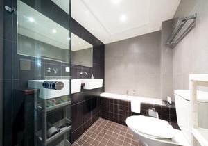 Fantastic 2 Bed Neutral Bay 1 Bus Stop To The City